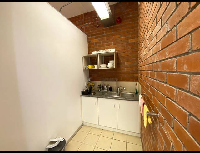 155M² OFFICE TO LET IN OBSERVATORY